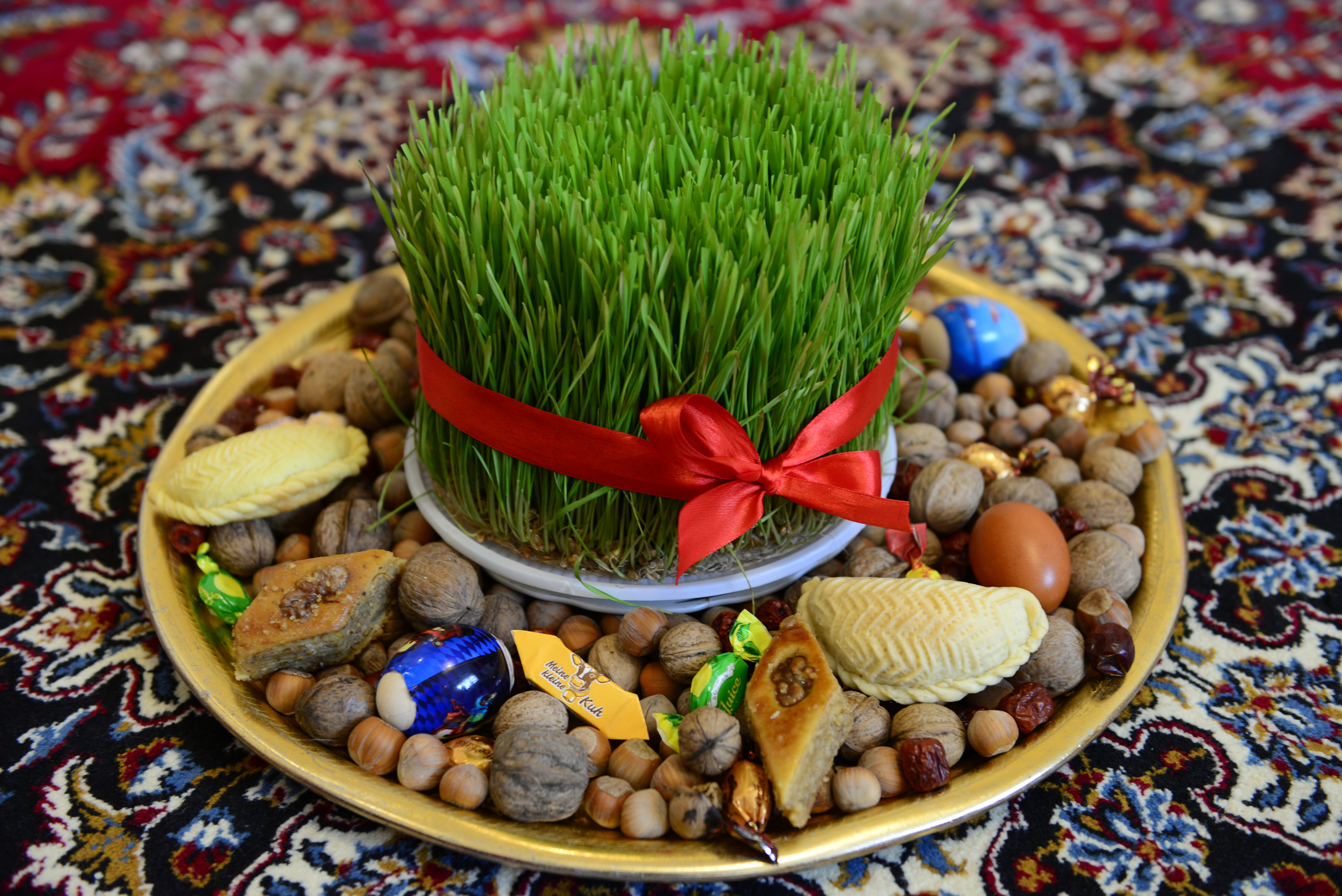 Поздравление с новруз байрамом на азербайджанском языке. Семени Новруз байрам. Новруз байрам мубарак. Туя Новруз. Новруз байрам 1967.