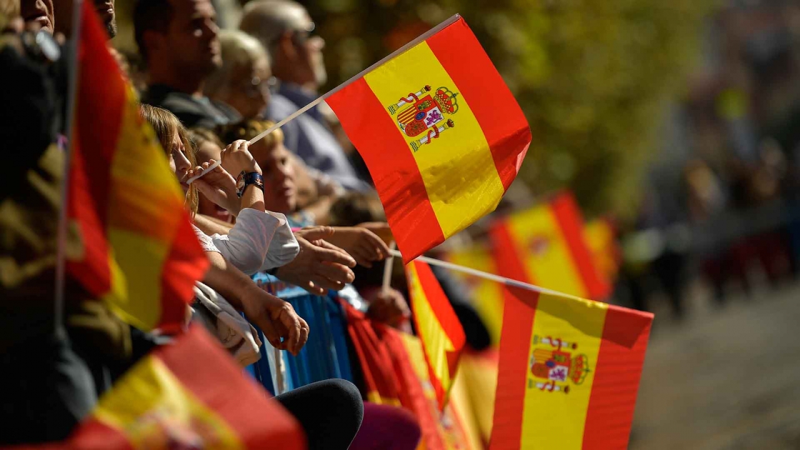 Día de la Hispanidad  ¿Por qué la bandera de España es roja y