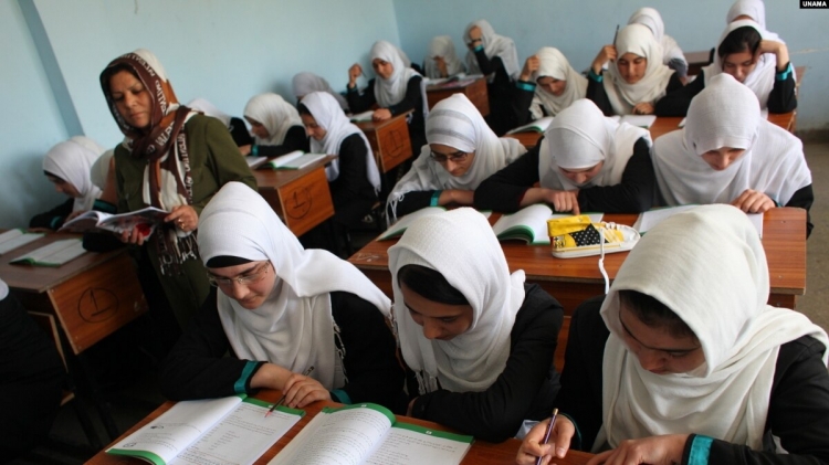 BMT “Taliban”ı qızlar üçün orta məktəbləri açmağa çağırıb