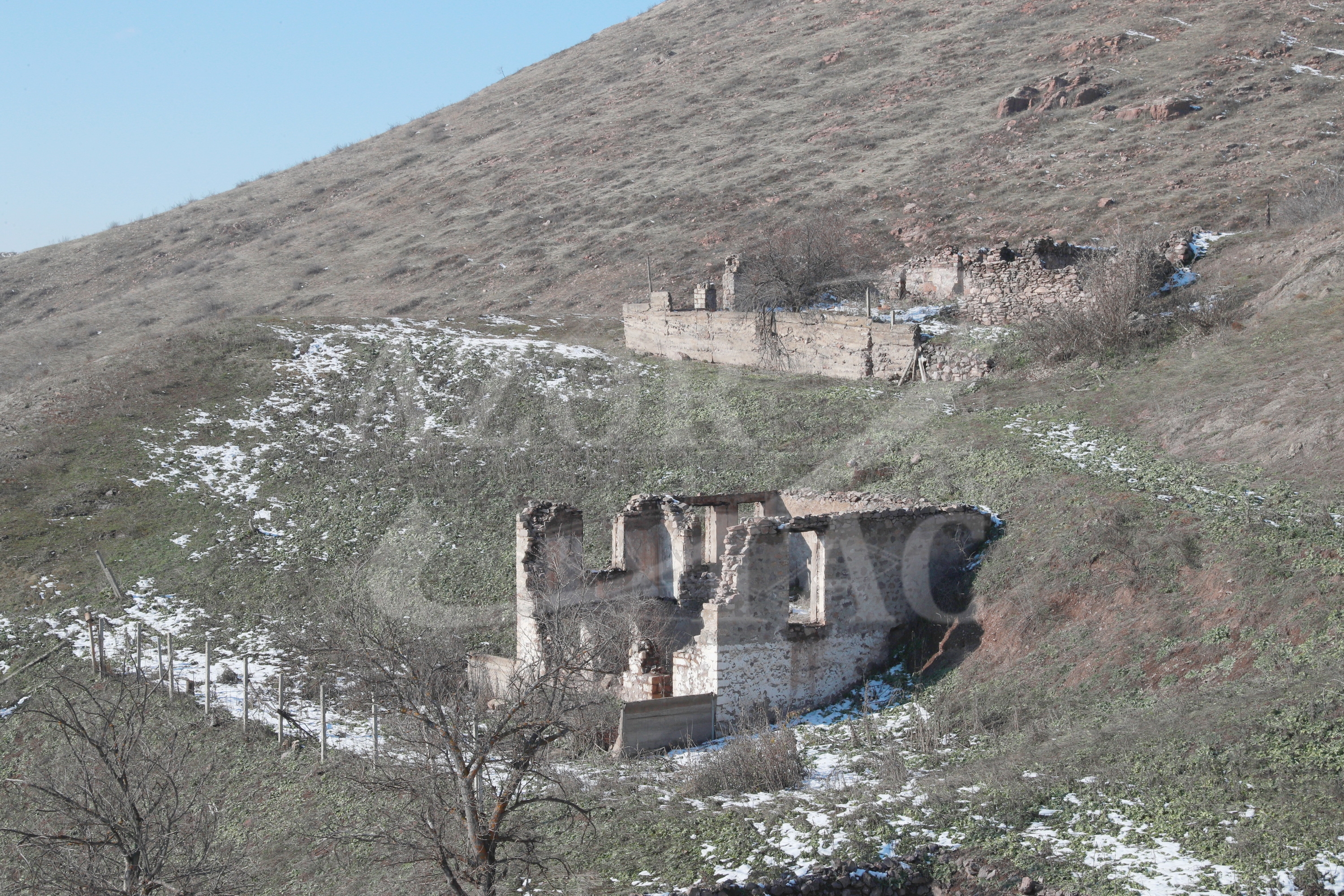 Армения деревня. В селе. Сели фото. Деревня село. Сели в азербайджане