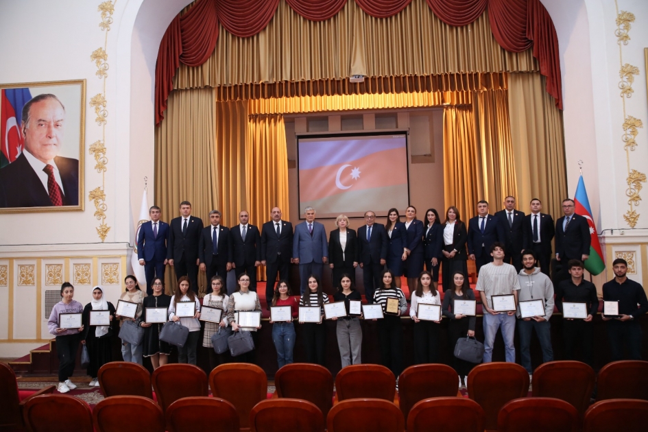 “Heydər Əliyev və hüquqi dövlət” hüquq olimpiadasının qalibləri mükafatlandırılıb