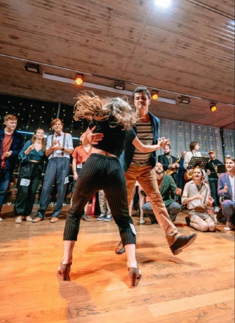 Танец Lindy Hop