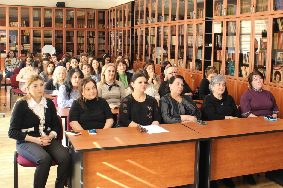 Şərqşünaslıq İnstitutunda elmi sessiya: “Şərq qadınları elmdə”