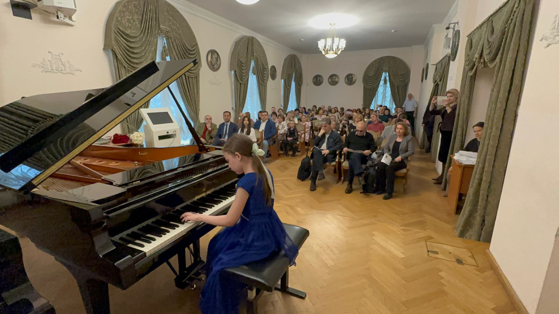 Moskvada Qara Qarayev adına beynəlxalq müsabiqənin laureatlarının qala-konserti keçirilib