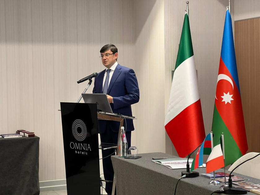 Diasporla İş üzrə Dövlət Komitəsinin sədri İtaliyada Azərbaycan icması ilə görüşüb