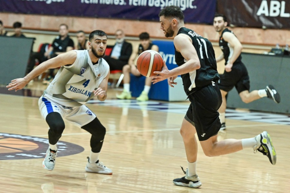 Azərbaycan klubu daha iki basketbolçu ilə vidalaşıb