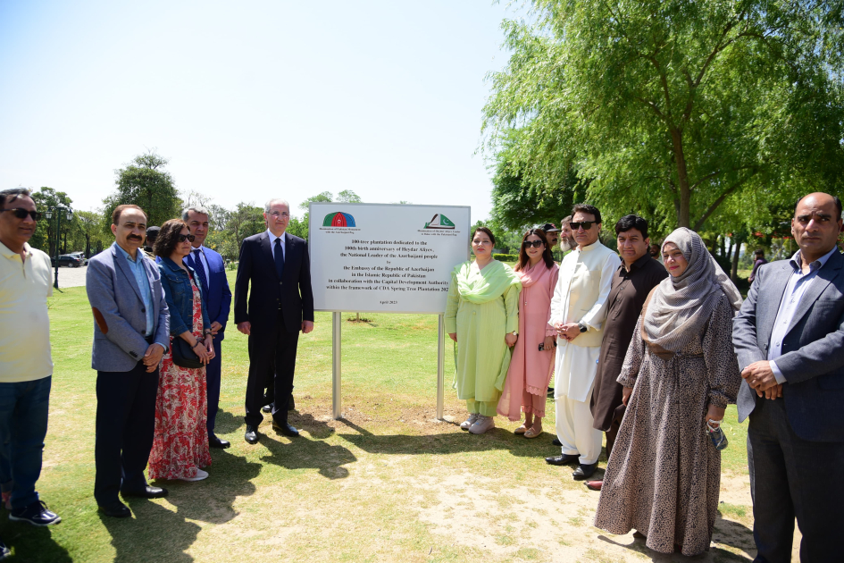 Muxtar Babayev İslamabadda Azərbaycan parkını ziyarət edib