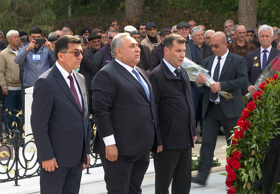 Azərbaycan Çernobıl Əlilləri İttifaqının üzvləri Fəxri xiyabanı və Şəhidlər xiyabanını ziyarət edib