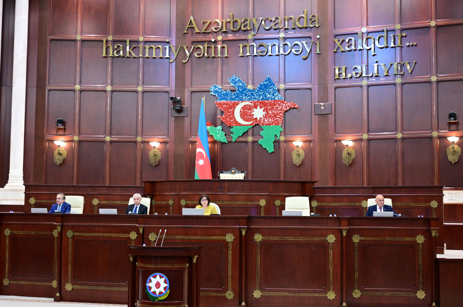 Milli Məclisin iclasında 13 məsələ müzakirə olunub