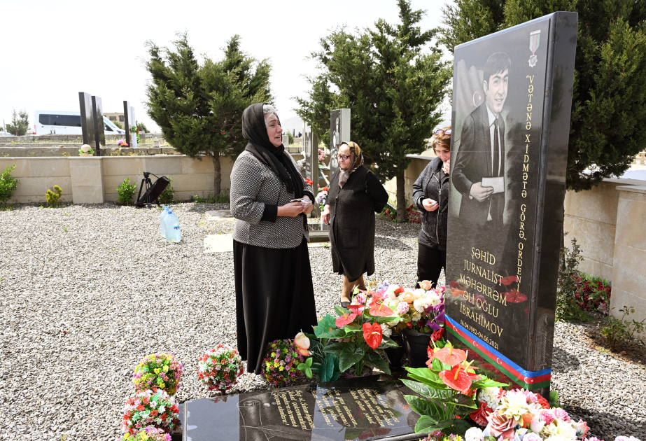 Şəhid jurnalist Məhərrəm İbrahimovun ad günündə məzarı ziyarət edilib