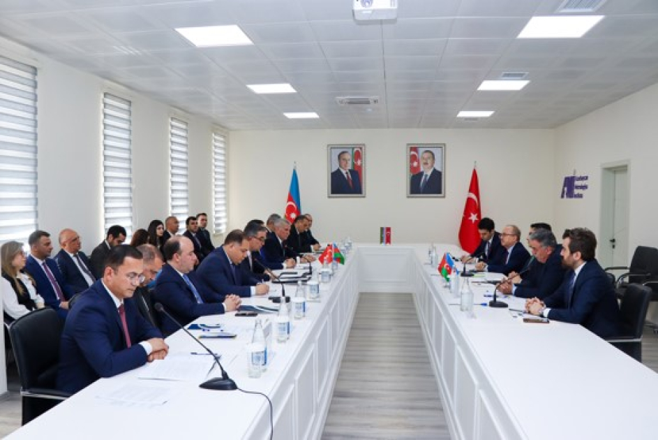 Azərbaycanla Türkiyə arasında 10 laboratoriyanın qurulması ilə bağlı müqavilə imzalanıb