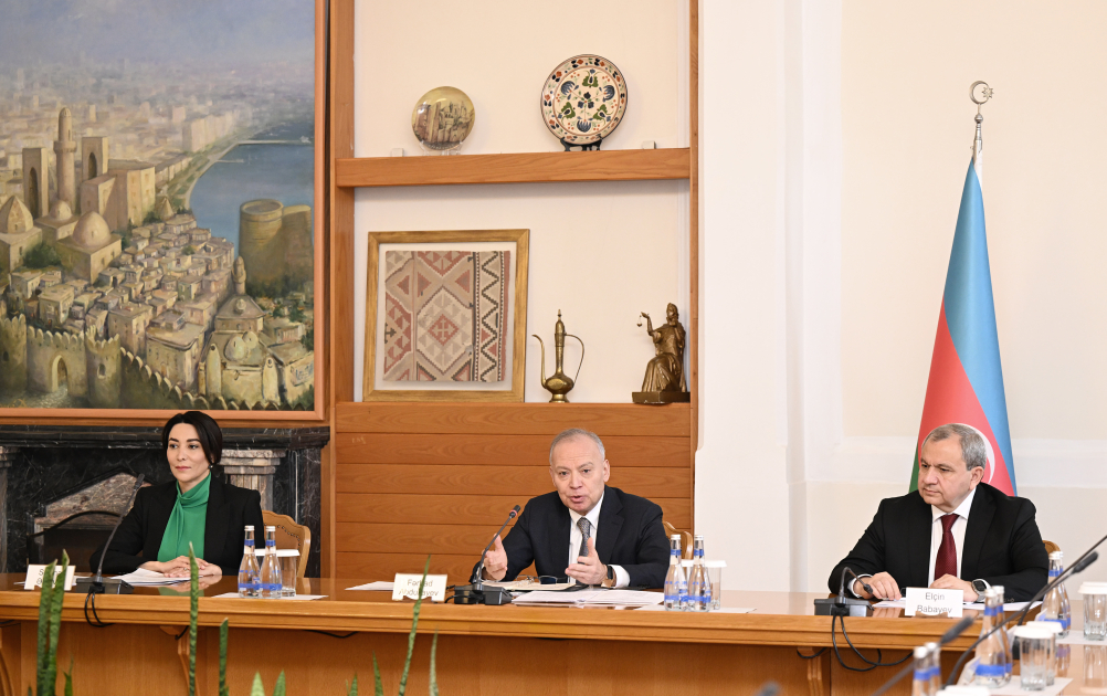 Konstitusiya Məhkəməsində Ulu Öndər Heydər Əliyevin anadan olmasının 102-ci ildönümünə həsr edilmiş konfrans keçirilib