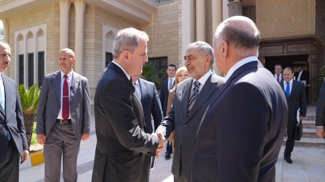 İraq Nümayəndələr Şurasının sədrinə Azərbaycanın minatəmizləmə və sülh səyləri barədə məlumat verilib