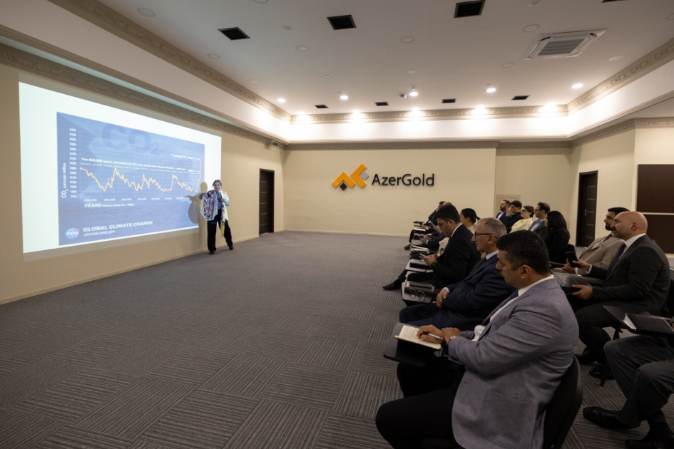 “AzerGold”da “IE Universiteti” tərəfindən dayanıqlı inkişaf mövzusunda təlim keçirilib