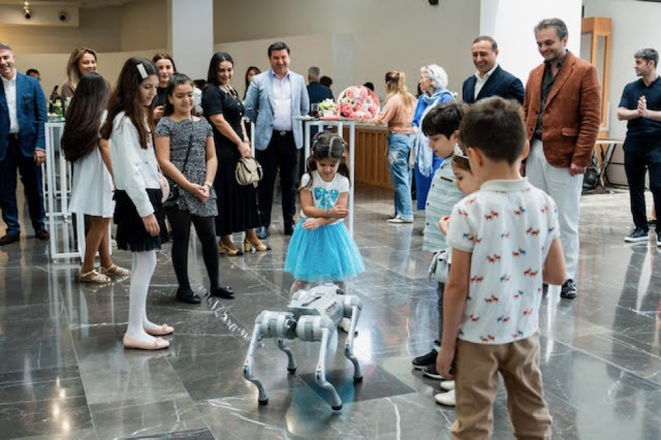 Ümummilli Lider Heydər Əliyevin xatirəsinə həsr olunmuş “Rəqəmsal rənglər” sərgisi açılıb