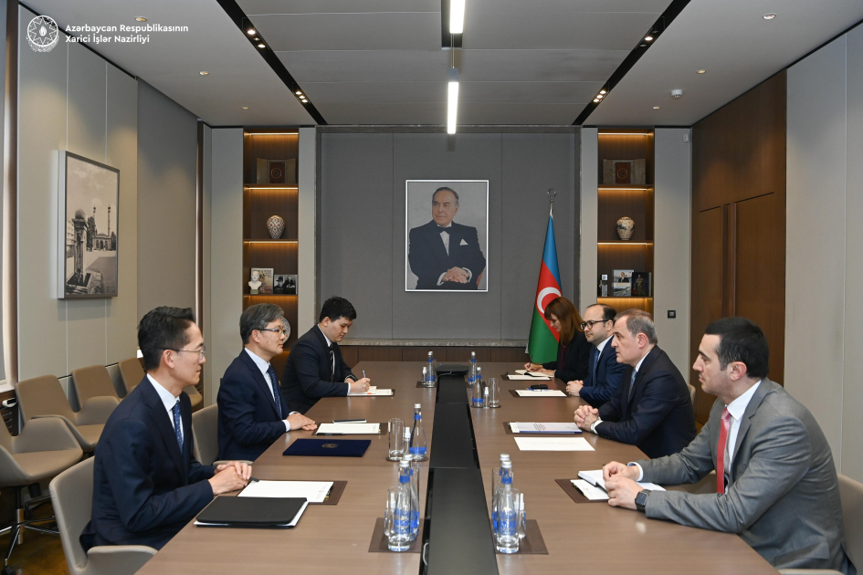 Mayın 23-də Azərbaycanın xarici işlər naziri Ceyhun Bayramov Koreya Respublikasının ölkəmizdə yeni təyin olunmuş səfiri Kimqu Kanqla görüşüb