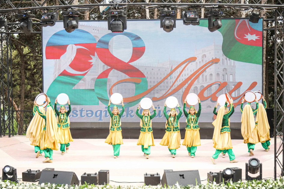Xətai rayonunda Müstəqillik Gününə həsr edilmiş bayram konserti təşkil olunub