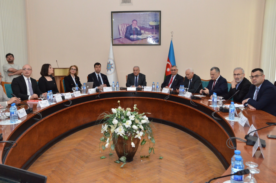 DİA-da Türkiyənin tanınmış professorları, beyin mərkəzlərinin nümayəndələri və politoloqları ilə görüş olub