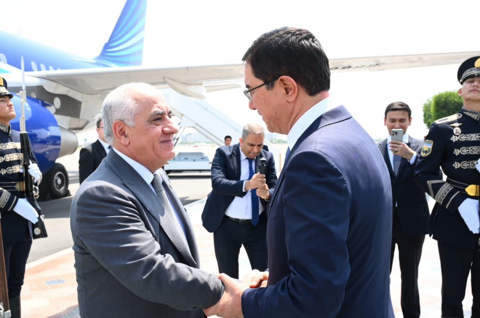 Baş nazir Əli Əsədov Özbəkistanda rəsmi səfərdədir