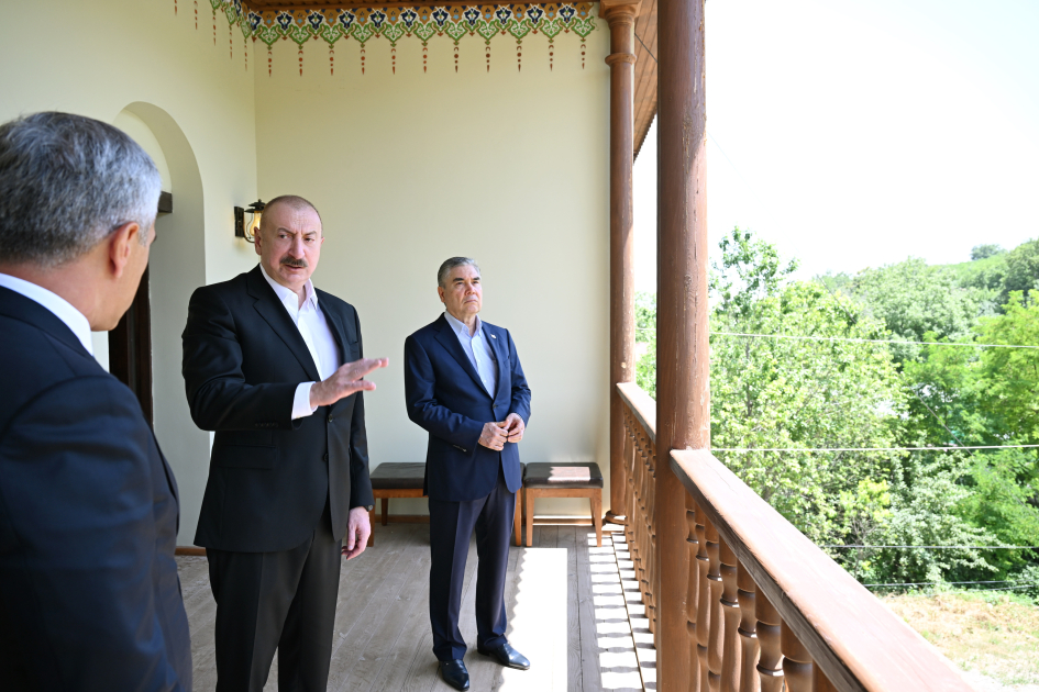 Prezident İlham Əliyev və Qurbanqulu Berdiməhəmmədov Şuşada Mehmandarovların malikanə kompleksində olublar