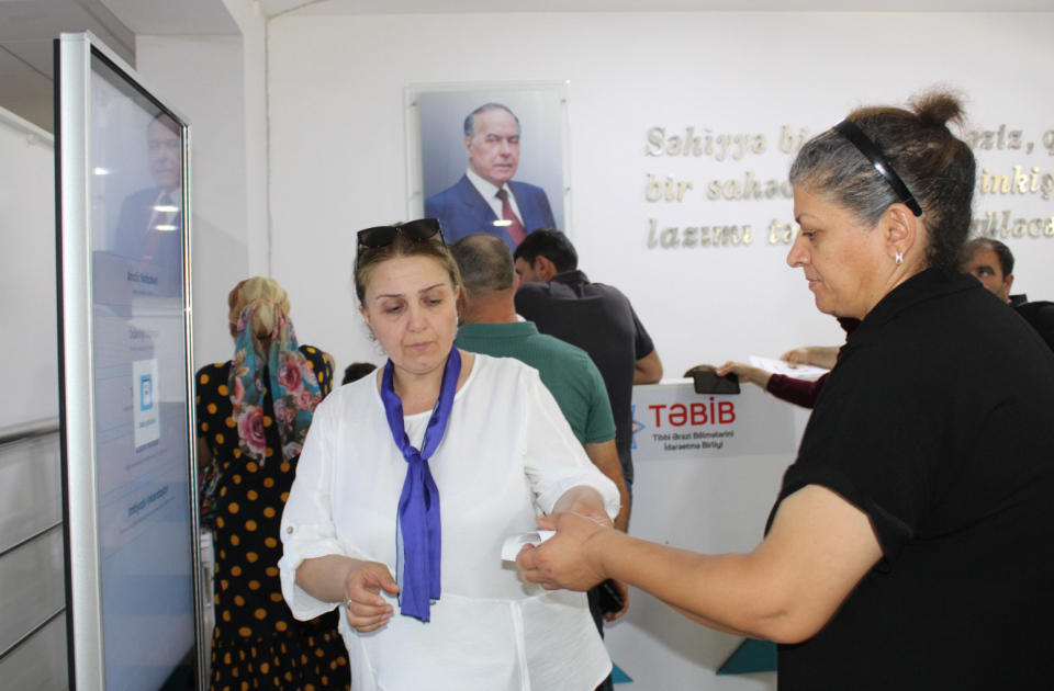 Daha üç tibb müəssisəsində elektron növbə sistemi qurulub
