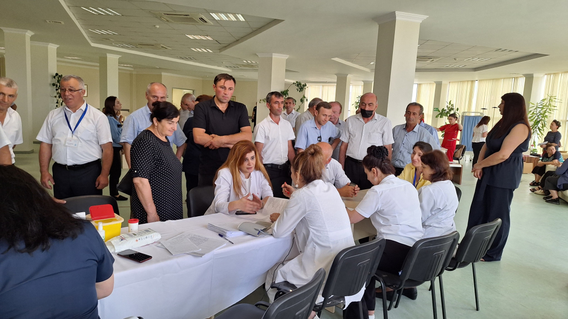 Qusarda keçirilən humanitar aksiyada 100 donor könüllü qan verib