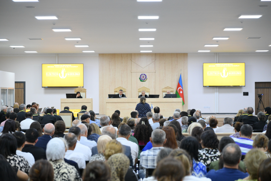 Ermənistan silahlı qüvvələrinin Zəngilana hücumları nəticəsində məcburi köçkün düşmüş, yaralanmış, doğmaları öldürülmüş şəxslər məhkəmədə ifadə veriblər