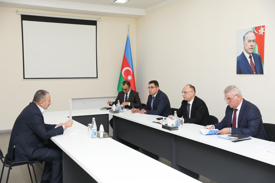 AQTA sədri Naftalanda vətəndaşların müraciətlərini dinləyib