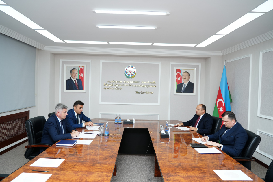 Ədliyyə nazirinin müavini bölgələrdə yaşayan vətəndaşların müraciətlərini dinləyib