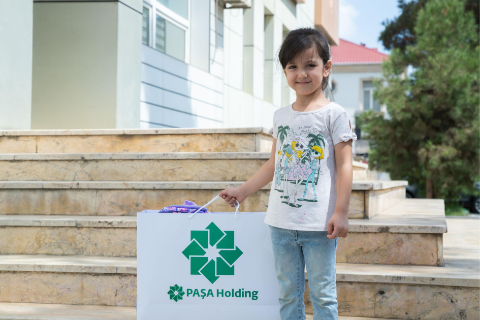 “PAŞA Holding”in sosial tərəfdaşlığı ilə aztəminatlı ailələrin övladlarına məktəbli ləvazimatları təqdim edilib