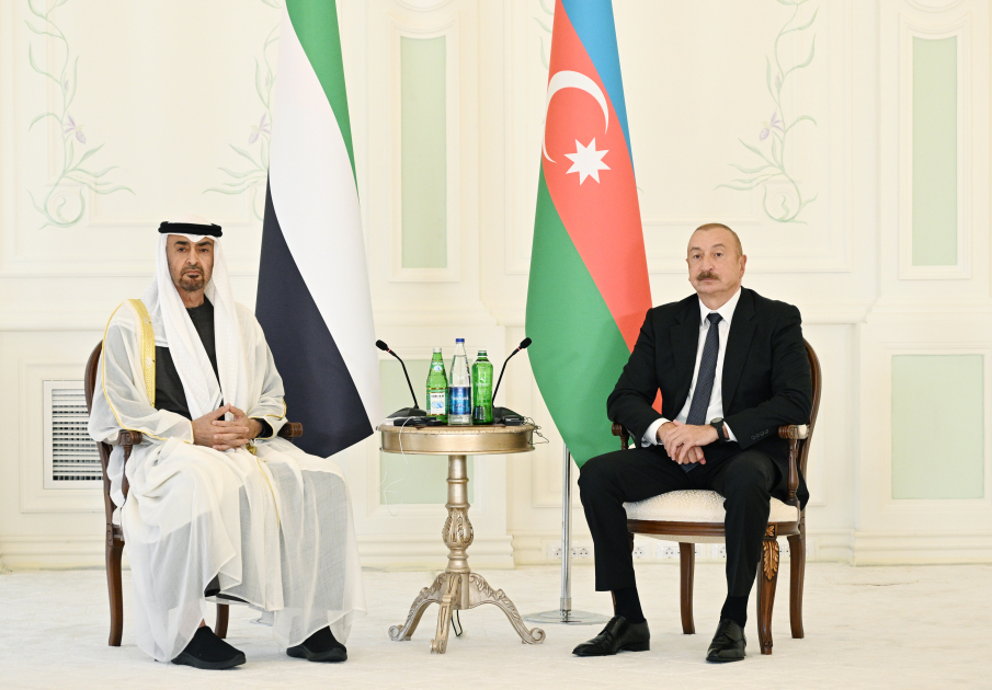 Prezidentlər İlham Əliyevin və Şeyx Məhəmməd bin Zayed Al Nəhyanın geniş tərkibdə görüşü olub, Azərbaycan-Birləşmiş Ərəb Əmirlikləri sənədləri mübadilə edilib YENİLƏNƏCƏK