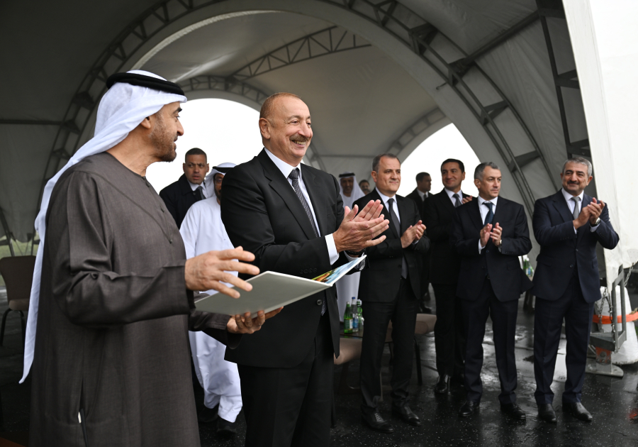 Prezidentlər Cıdır düzündə Qarabağ atlarının şousunu izləyiblər