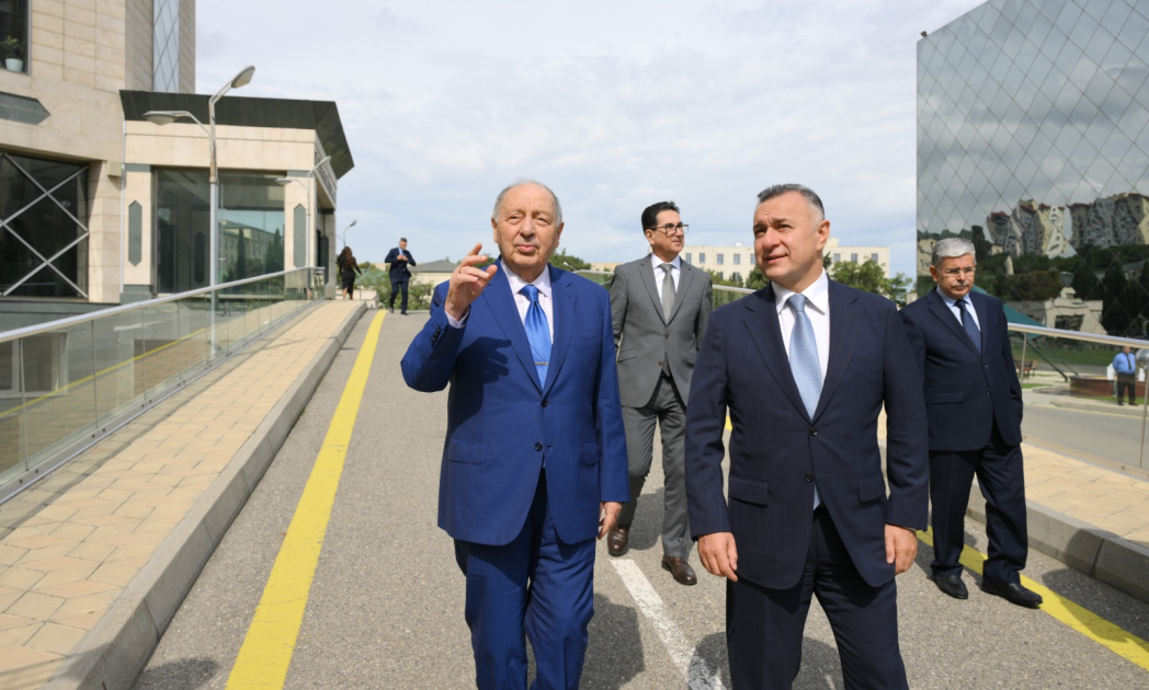 Azərbaycanda ilk dəfə Milli Onkologiya Mərkəzində robotik cərrahiyyə əməliyyatları keçirilir