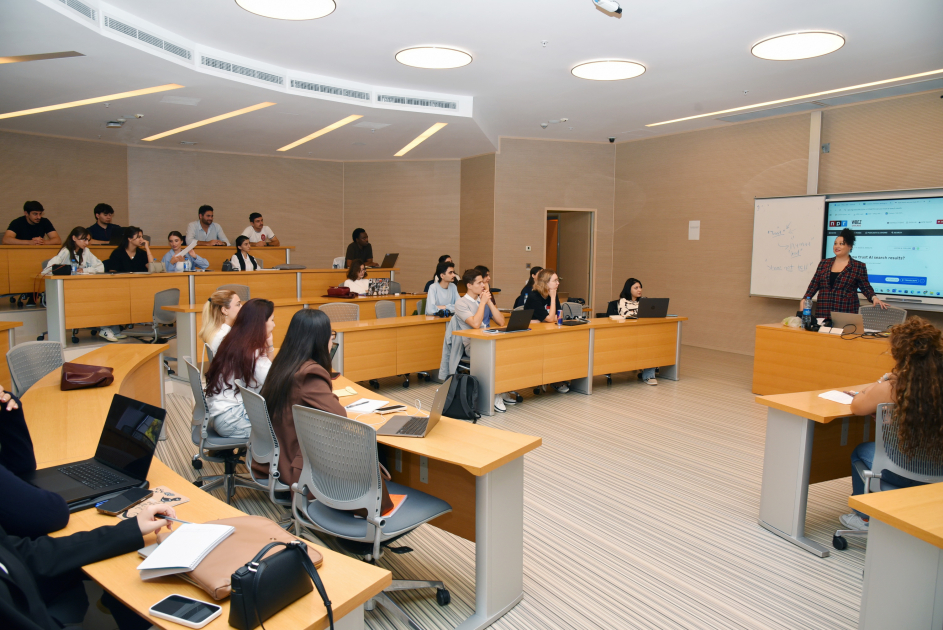 Medianın İnkişafı Agentliyi və ADA Universitetinin birgə təşkilatçılığı ilə “Visiting Lecturer” layihəsi üzrə dərslərə başlanıb