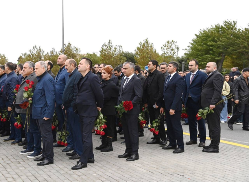 SOCAR-ın kollektivi Anım Günündə Zəfər parkını ziyarət edib