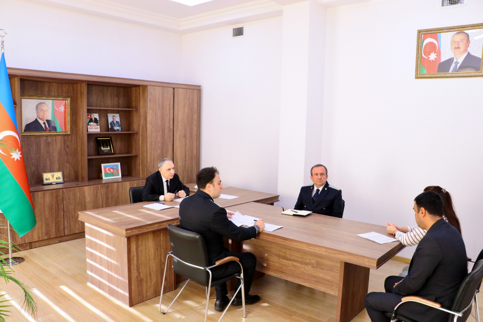 Baş prokuror paytaxtın Səbail rayonunda vətəndaşların müraciətlərini dinləyib