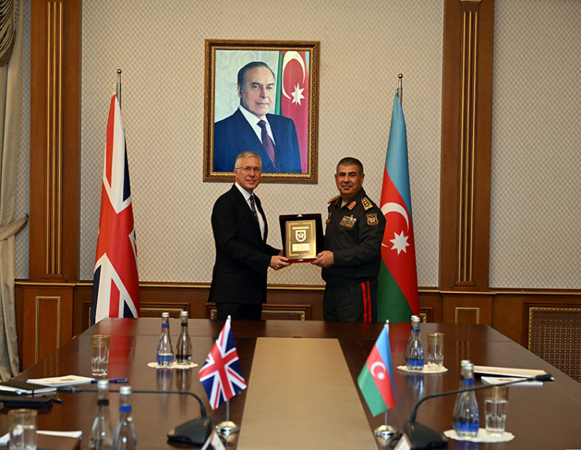 Azərbaycan ilə Böyük Britaniya arasında hərbi sahədə əməkdaşlığın inkişaf perspektivləri müzakirə olunub
