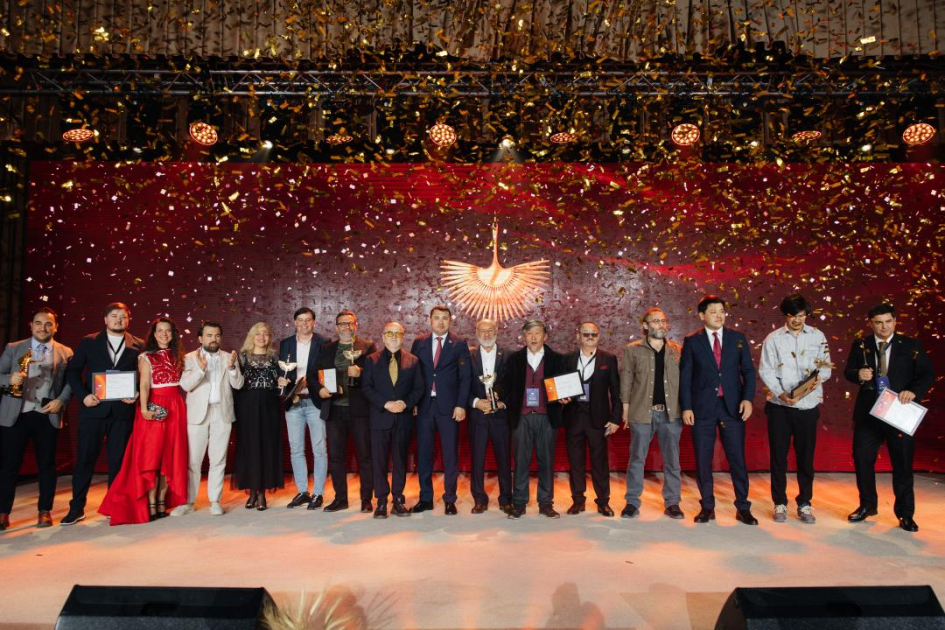Aktauda keçirilən Türk Dünyası Film Festivalında azərbaycanlı ssenarist və aktyor mükafatlandırılıb