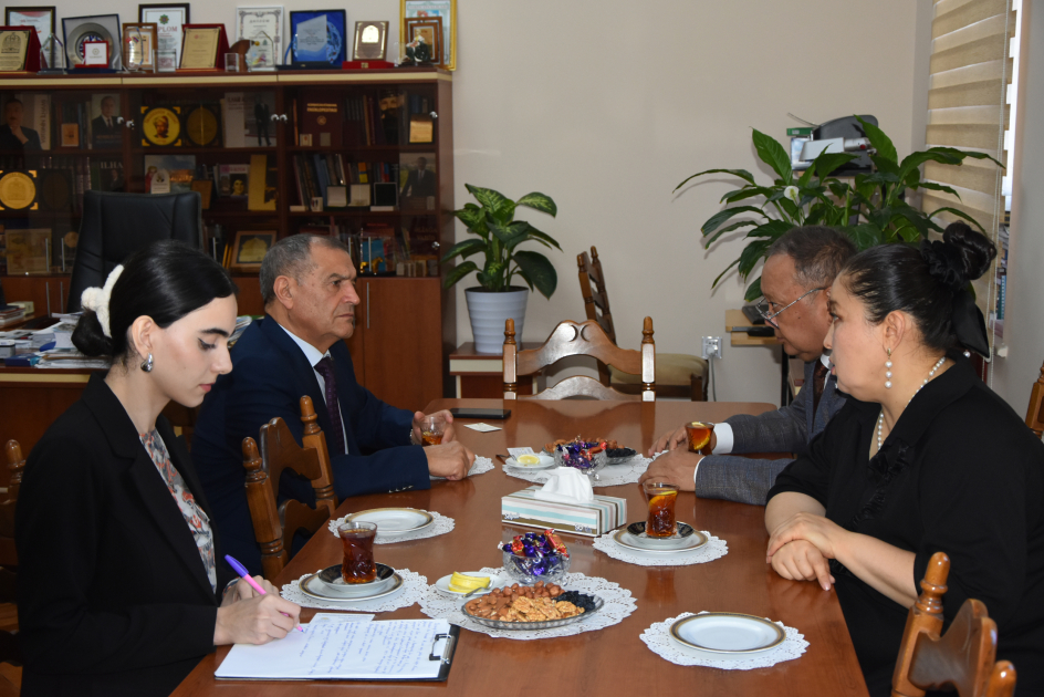 Qazaxıstan Şərqşünaslıq İnstitutunun nümayəndələri Azərbaycan Milli Kitabxanasının qonağı olublar
