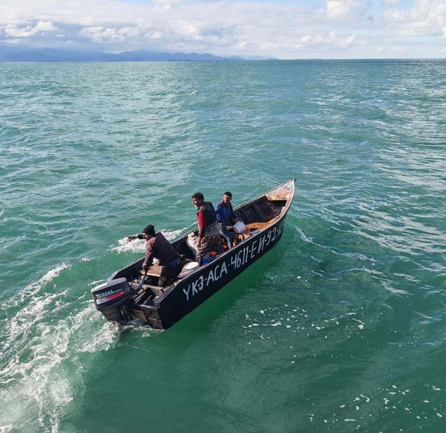 Xəzər dənizində batmaq təhlükəsi ilə üzləşən 3 nəfər xilas edilib