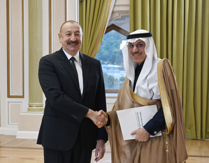 Prezident İlham Əliyev Ərəb Koordinasiya Qrupuna daxil olan üzv qurumların rəhbər şəxslərindən ibarət nümayəndə heyətini qəbul edib