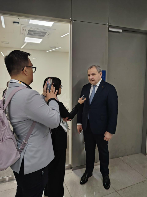 BDU-nun nümayəndə heyəti Seulda Sammit çərçivəsində ikitərəfli görüşlər keçirir