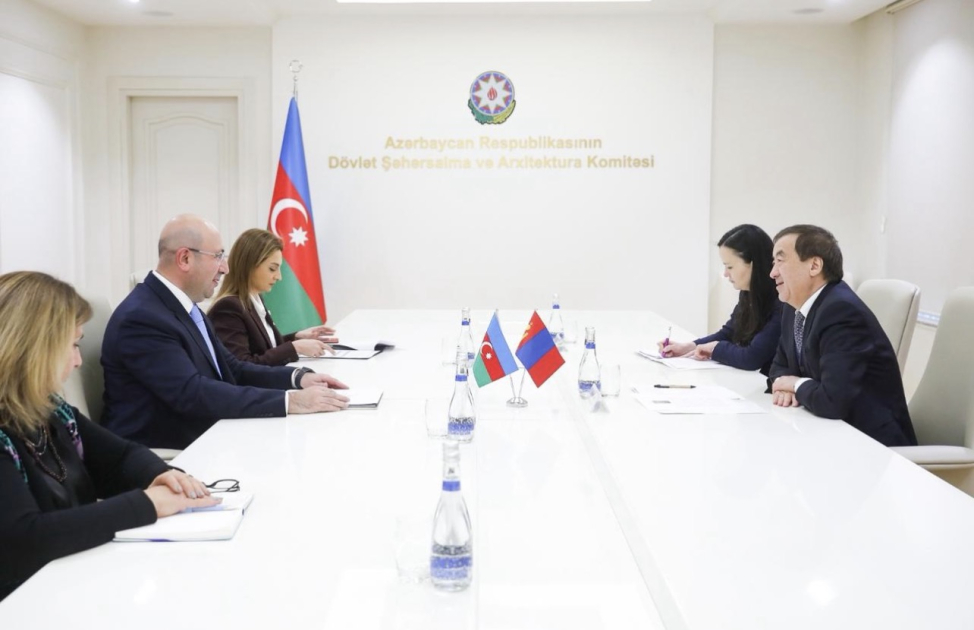 Monqolustan səfiri ilə şəhərsalma və WUF13-də iştirak məsələləri müzakirə edilib