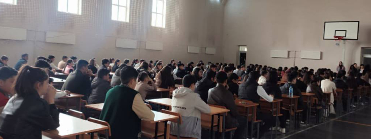 “Əlaçı” televiziya layihəsinin Şəkidə keçirilən seçim turunda 150 şagird biliyini sınayıb