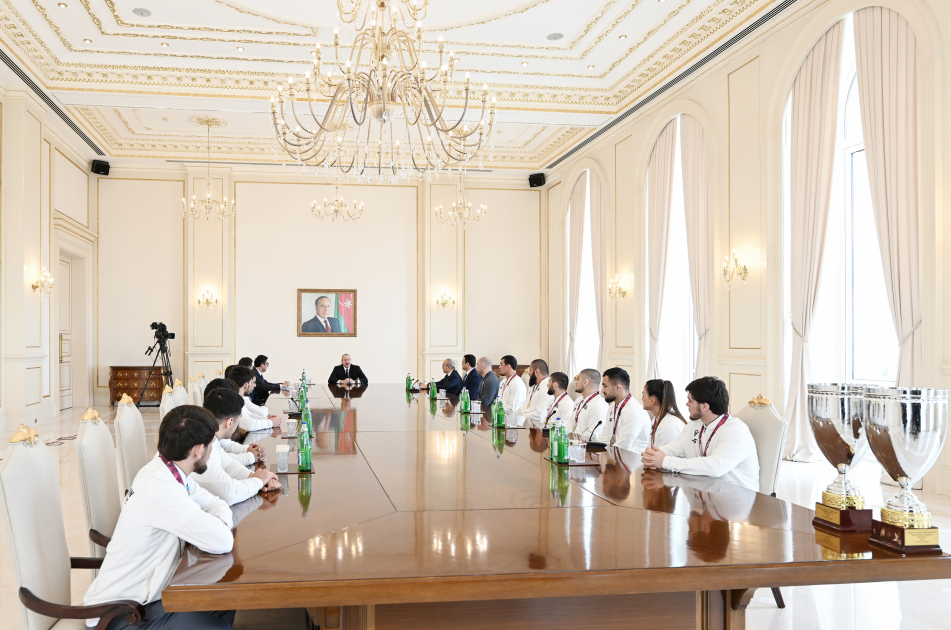 Prezident İlham Əliyev Avropa çempionatında komanda hesabında çempion olan güləşçiləri qəbul edib