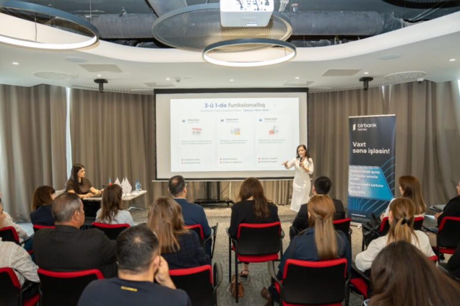 Bakı və regional təhsil idarələrinin mühasiblərinə “TəhsilPlus” kartı haqqında ətraflı məlumat verilib