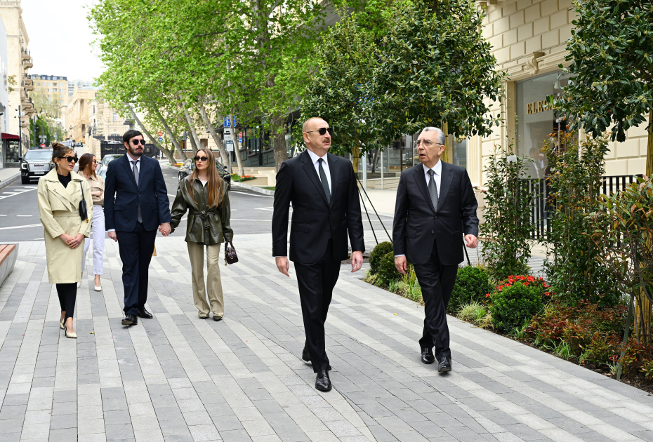 Prezident İlham Əliyev Bakının İslam Səfərli küçəsinin yenidənqurmadan sonra açılışında iştirak edib