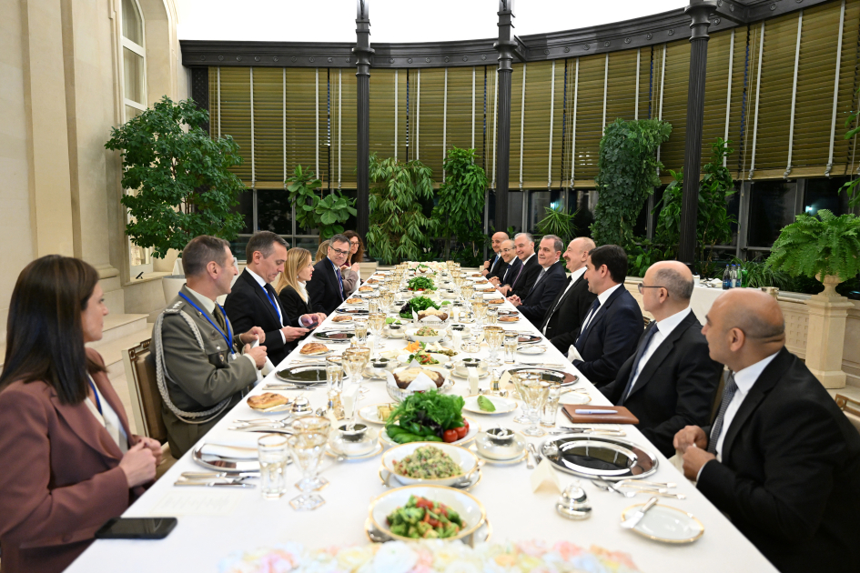 Prezident İlham Əliyevin adından İtaliya Nazirlər Şurasının sədrinin şərəfinə işçi şam yeməyi verilib