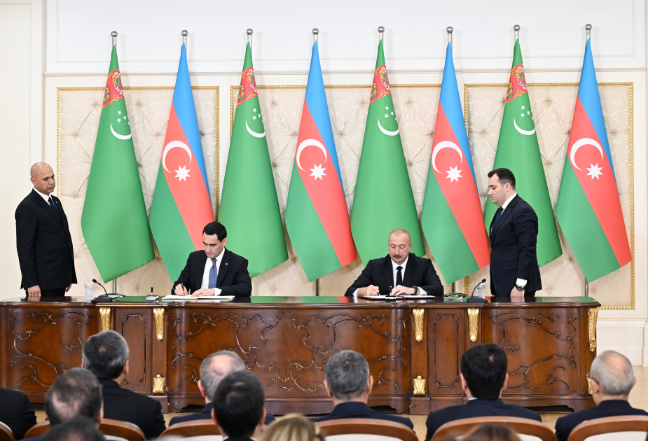 Azərbaycan ilə Türkmənistan arasında imzalanmış sənədlər mübadilə olunub