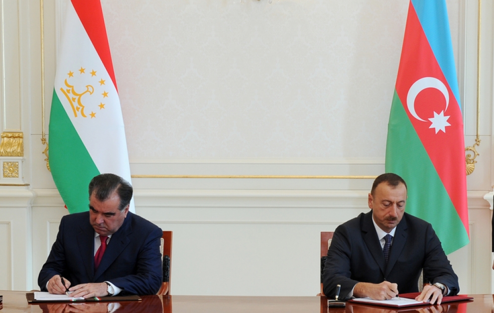 La cérémonie de signature des documents azerbaïdjano-tadjiks
